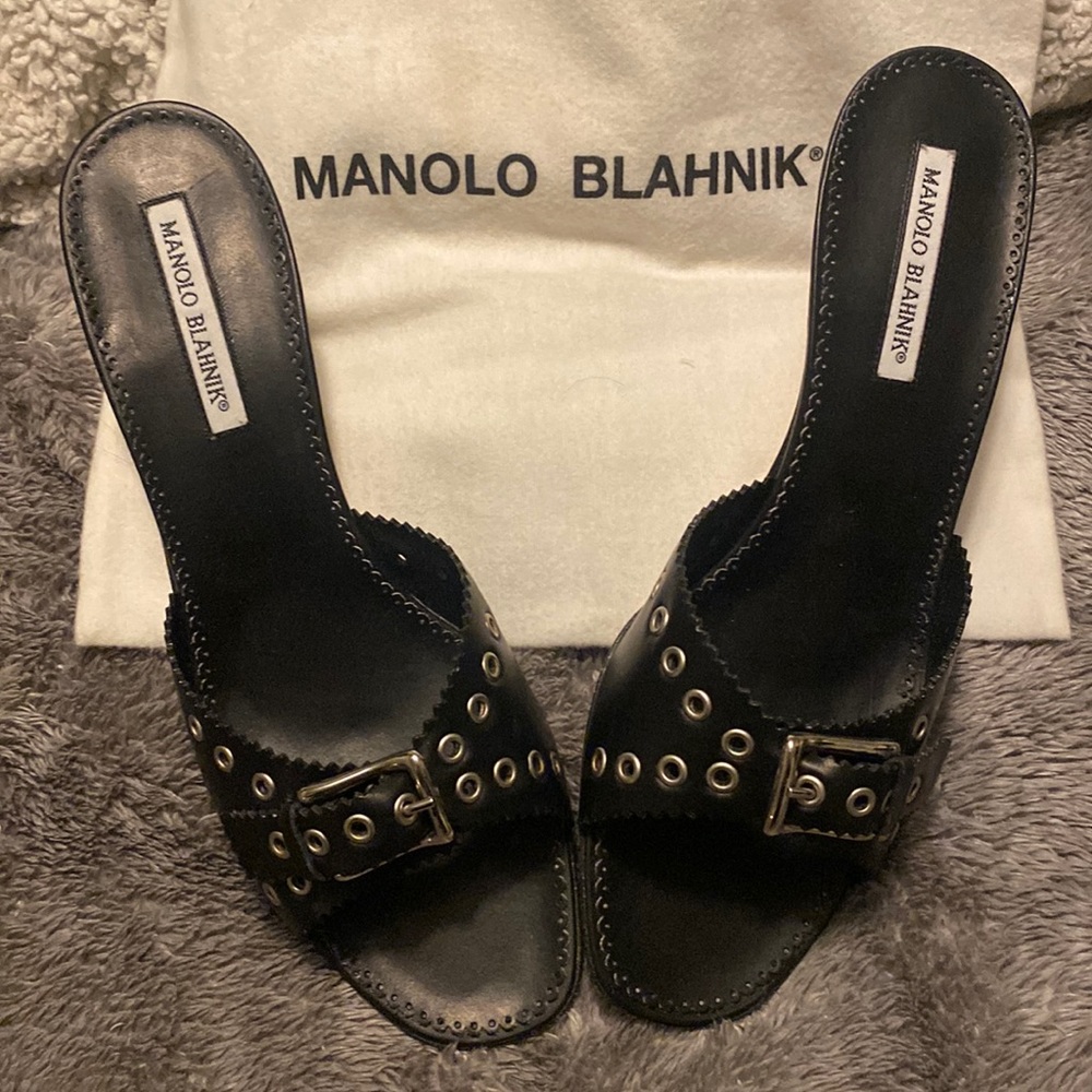 Manolo Balhnik Black Mules